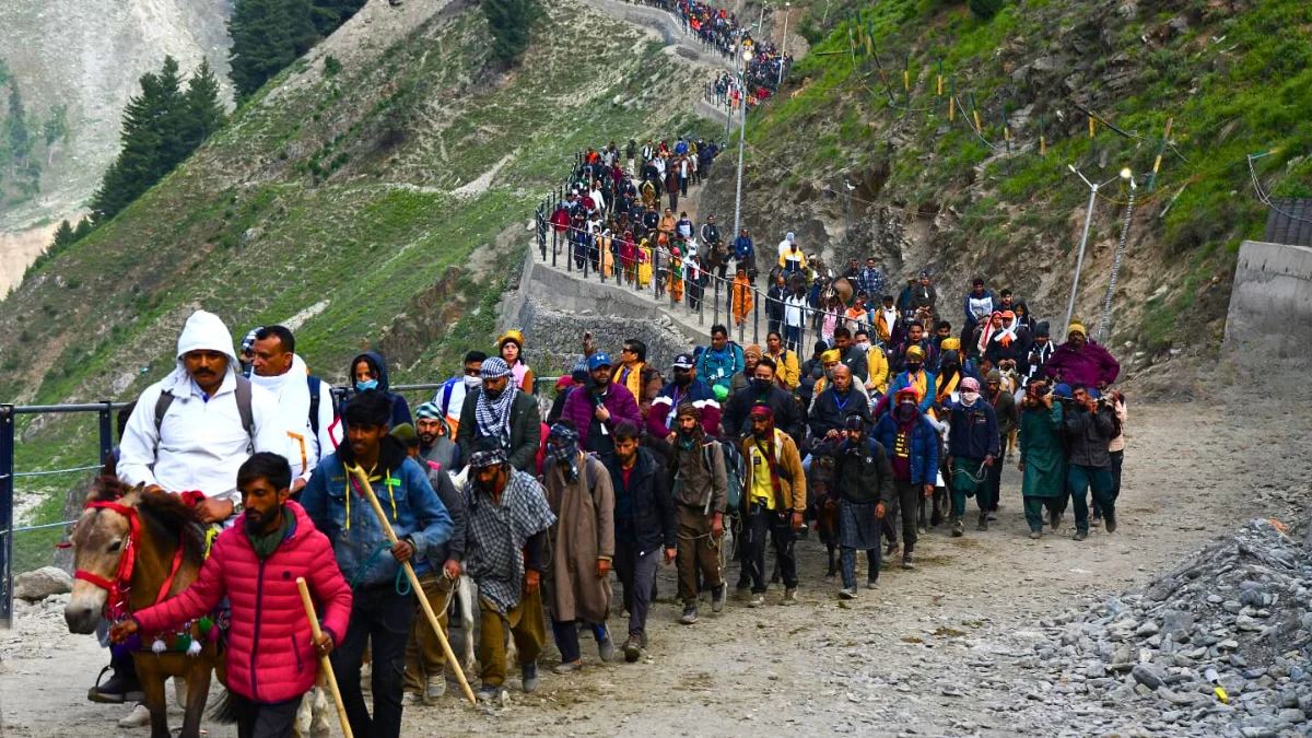 Amarnath Yatra news: A Spiritual Journey with Over 13,000 Pilgrims on the First Day